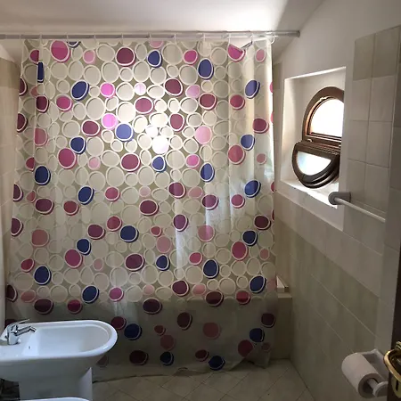 The Maze Ξενοδοχείο 2*